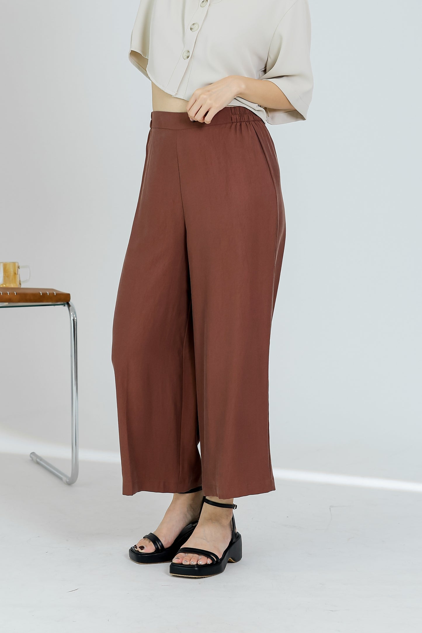 Lacu Side Elastic Cropped Pant - Chocolate
