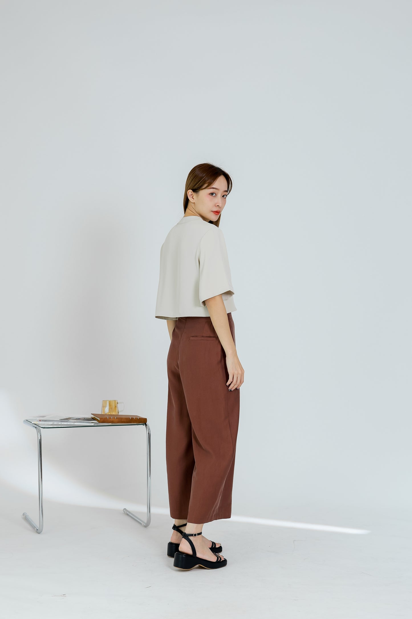Lacu Side Elastic Cropped Pant - Chocolate