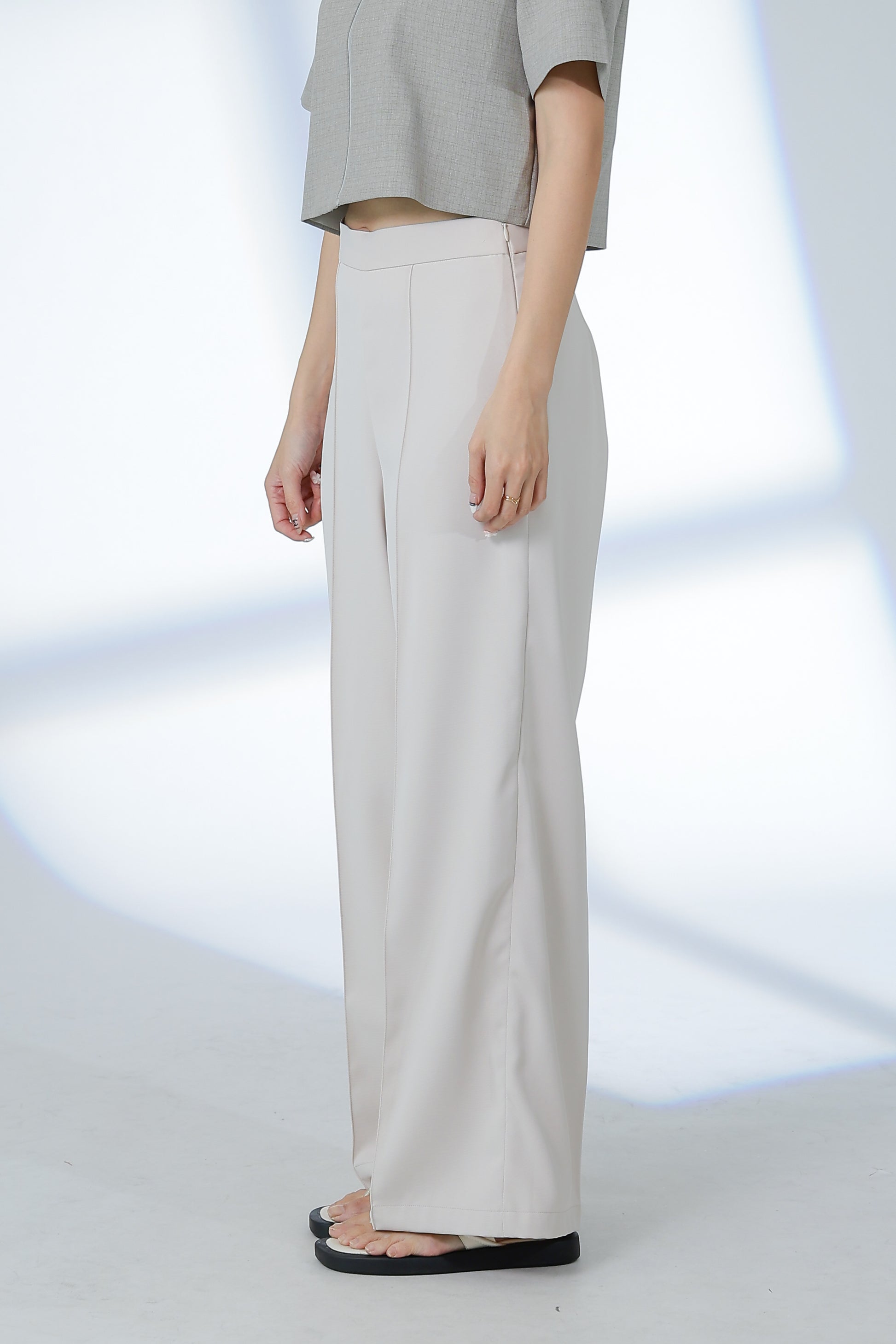 Lyra Pintuck Pant - Beige