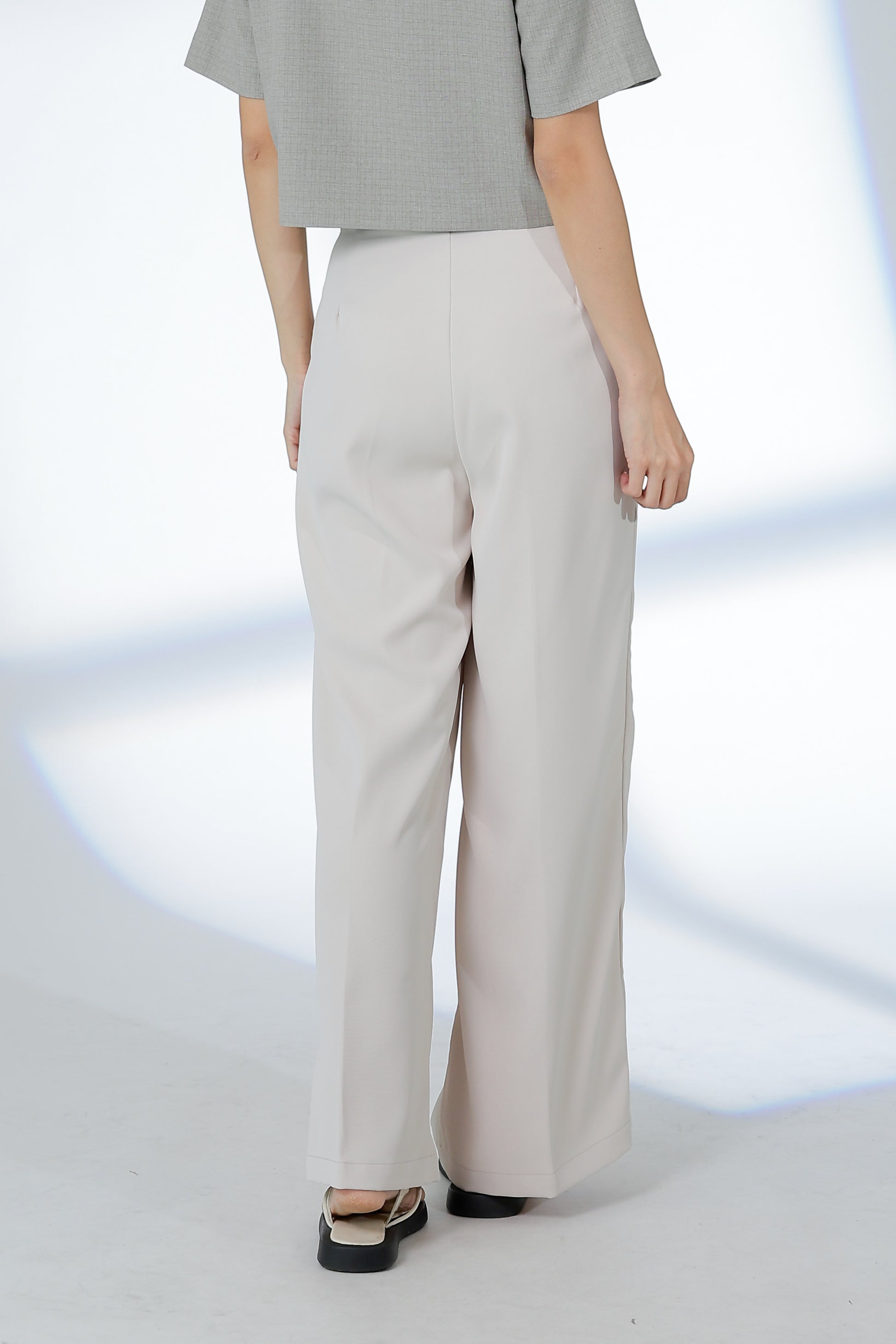 Lyra Pintuck Pant - Beige