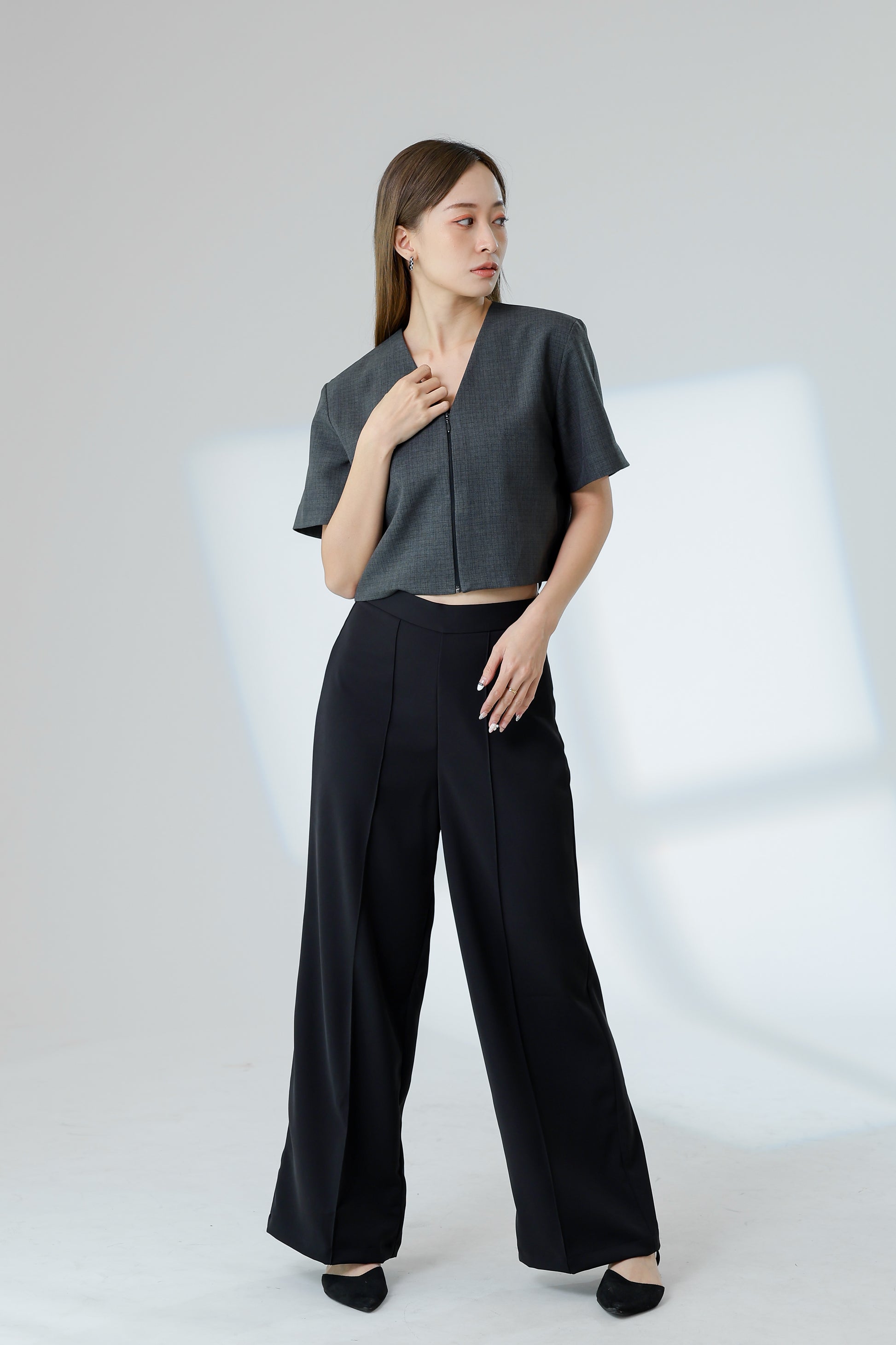 Lyra Pintuck Pant - Black
