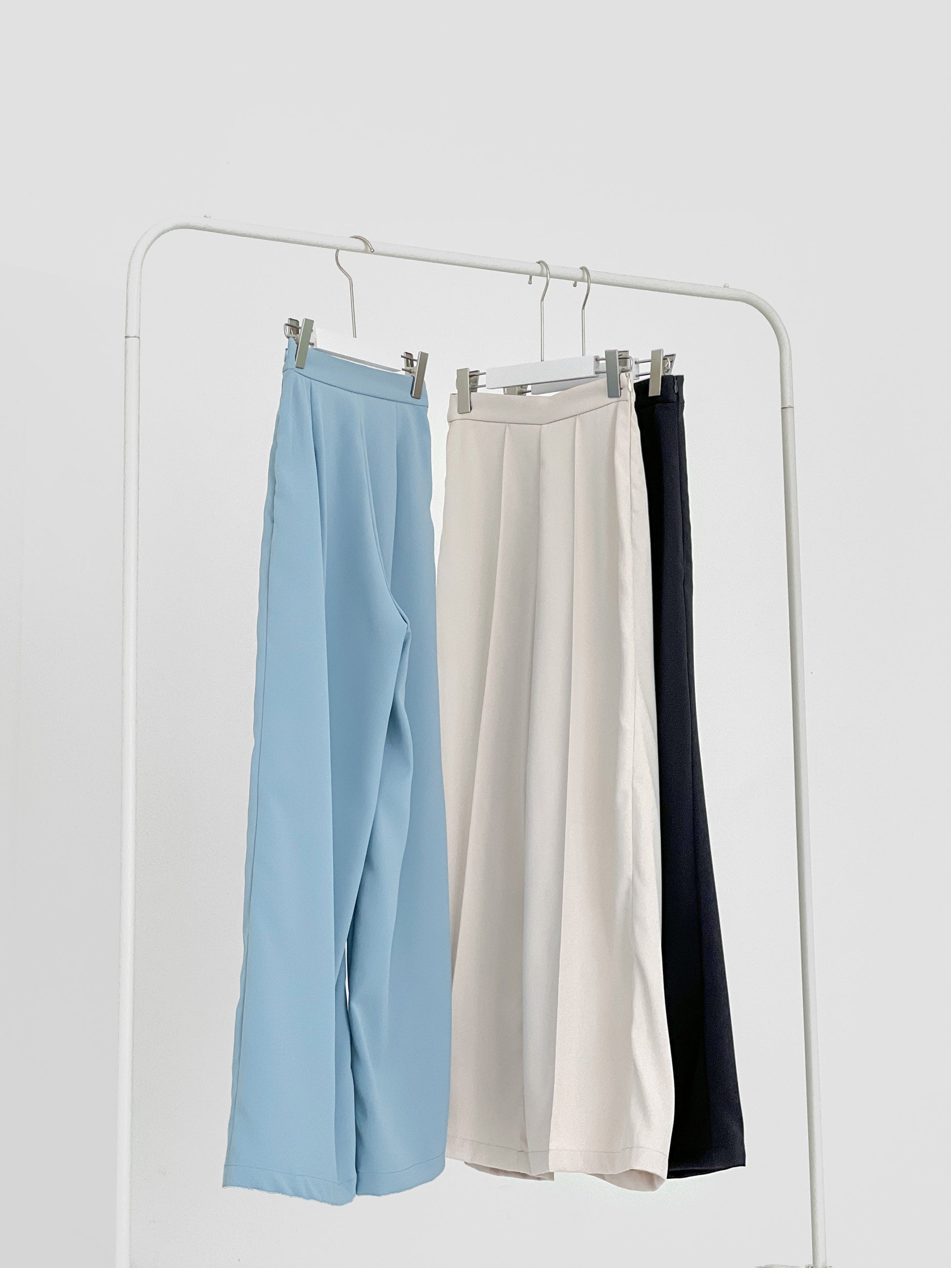 Lyra Pintuck Pant - Light Blue