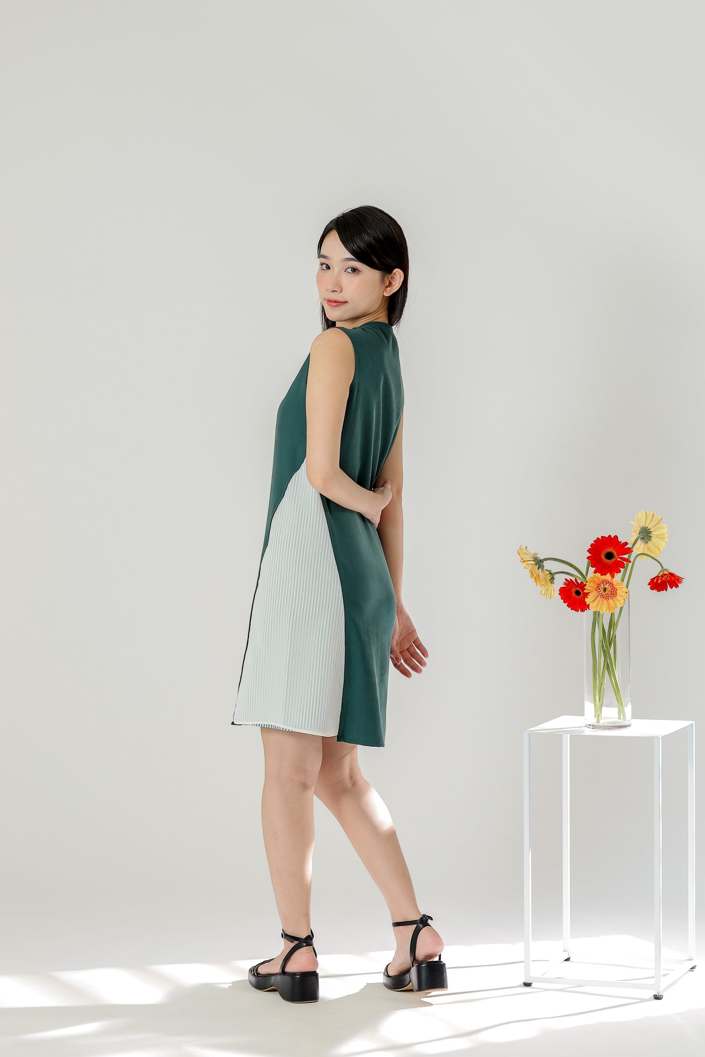 Maybel Colour Block Shift Dress - Emerald