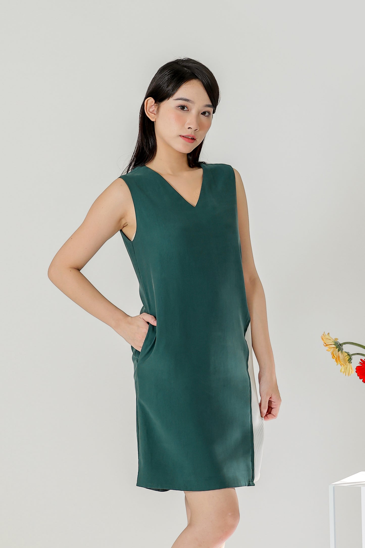 Maybel Colour Block Shift Dress - Emerald