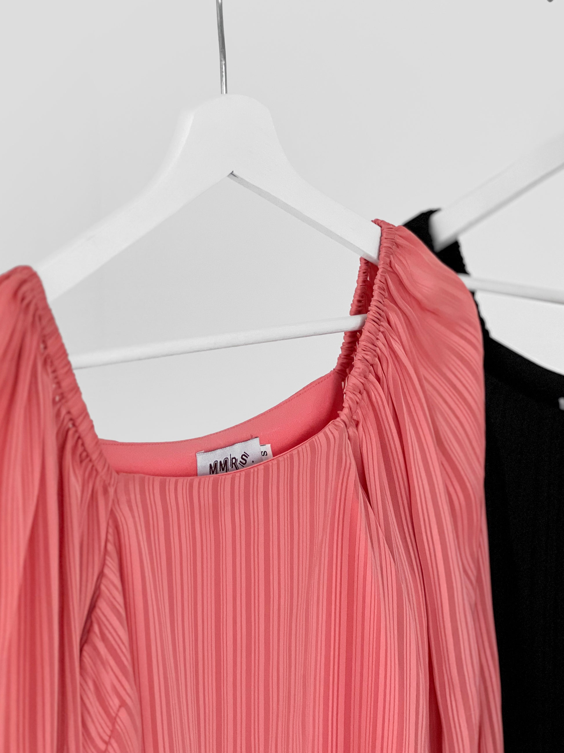 Nelia Trapezoid Top - Black