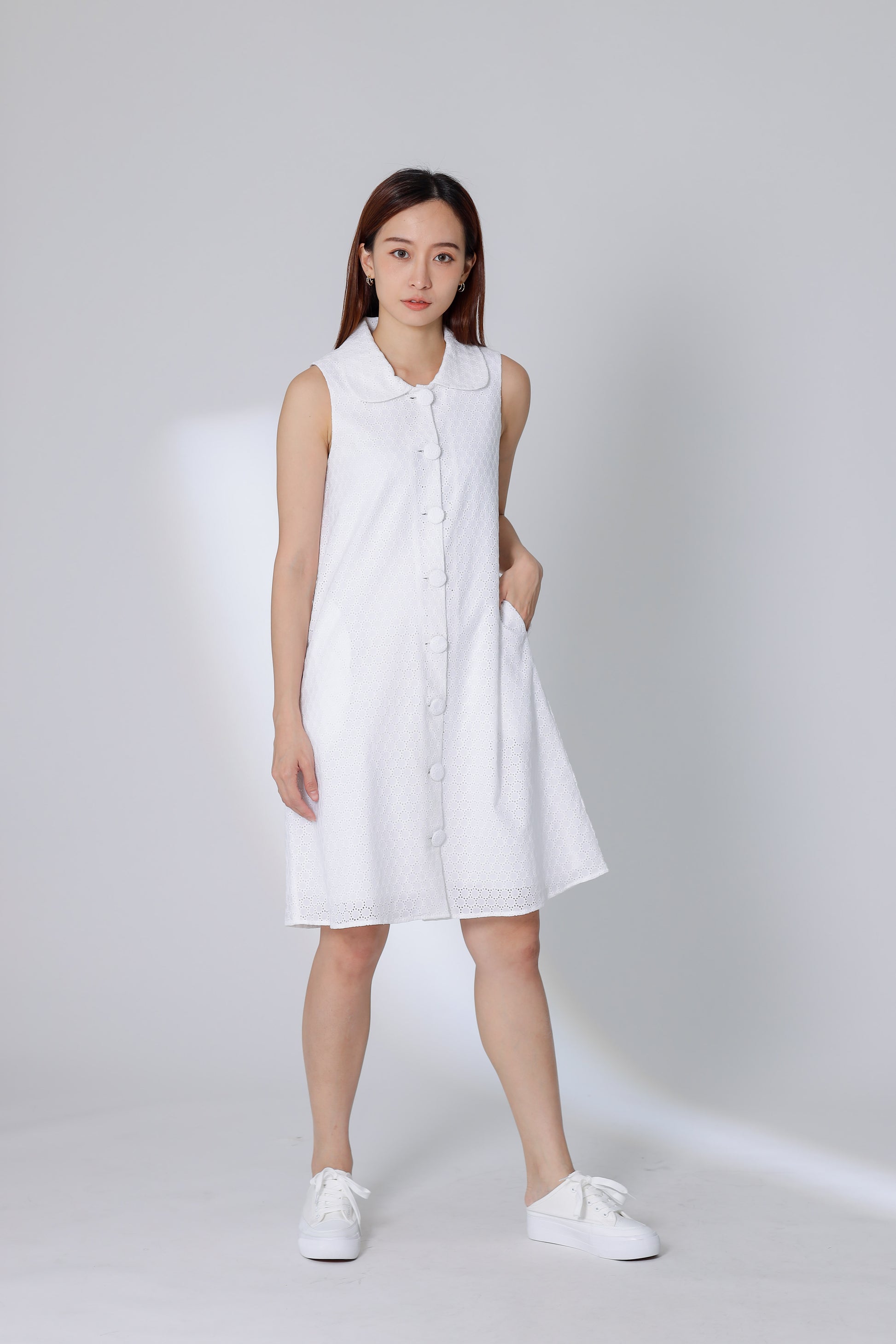 Nevina Peter Pan Collar Dress - White