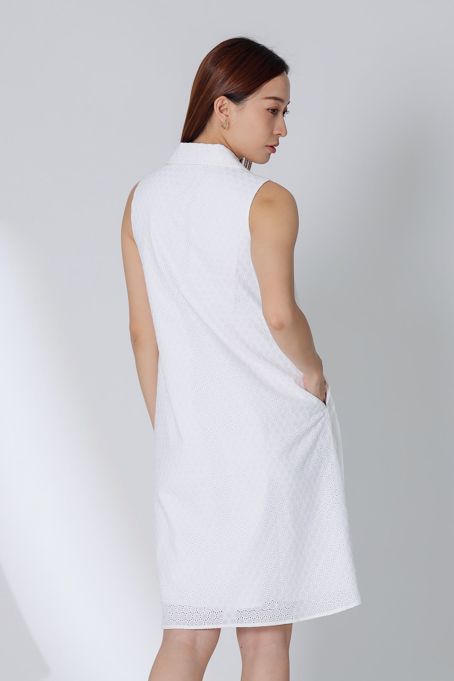 Nevina Peter Pan Collar Dress - White
