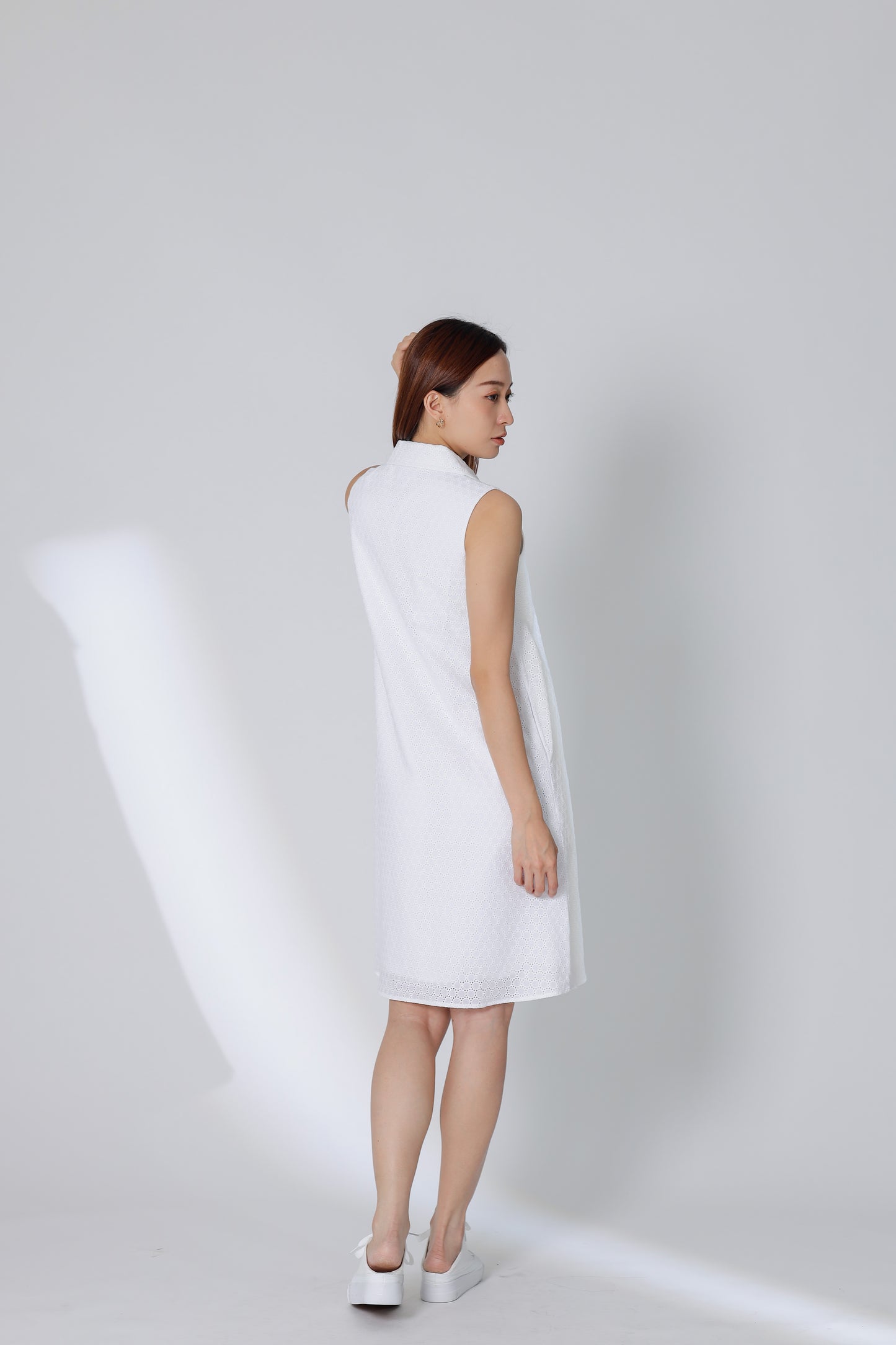 Nevina Peter Pan Collar Dress - White