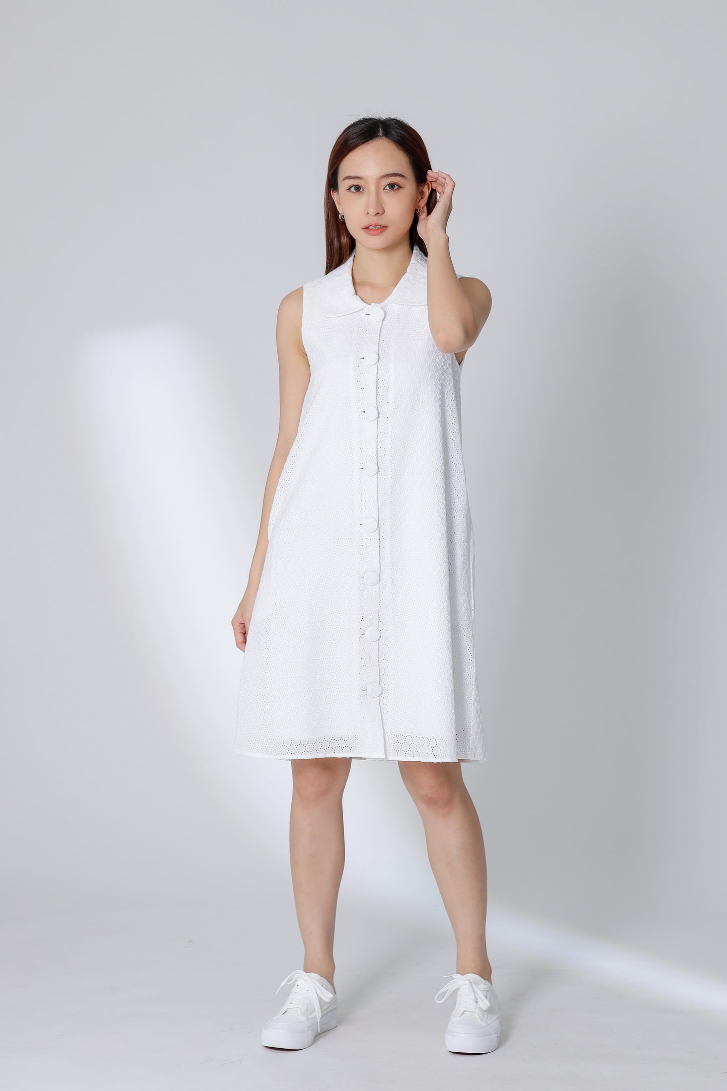 Nevina Peter Pan Collar Dress - White