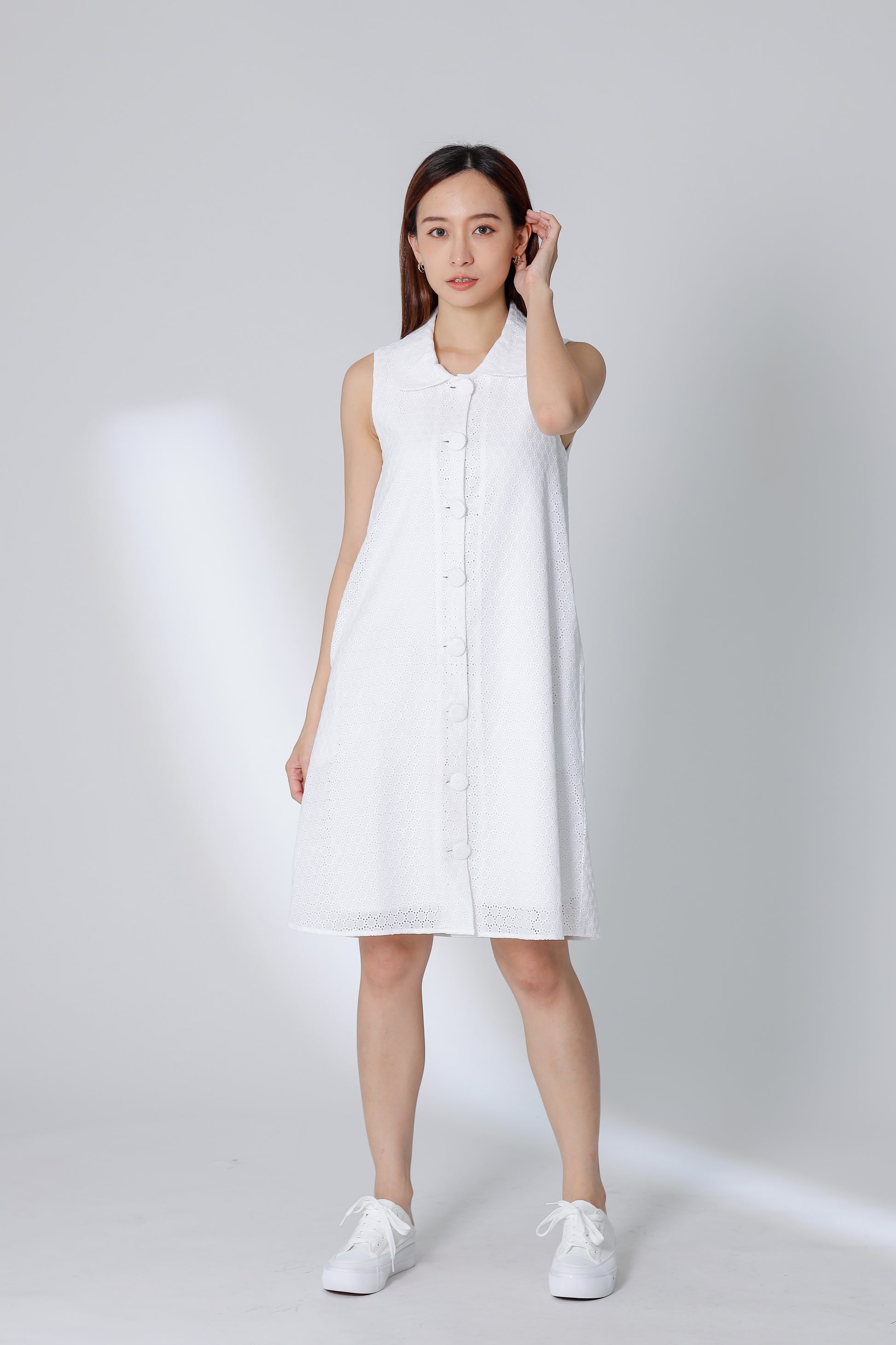 Nevina Peter Pan Collar Dress - White
