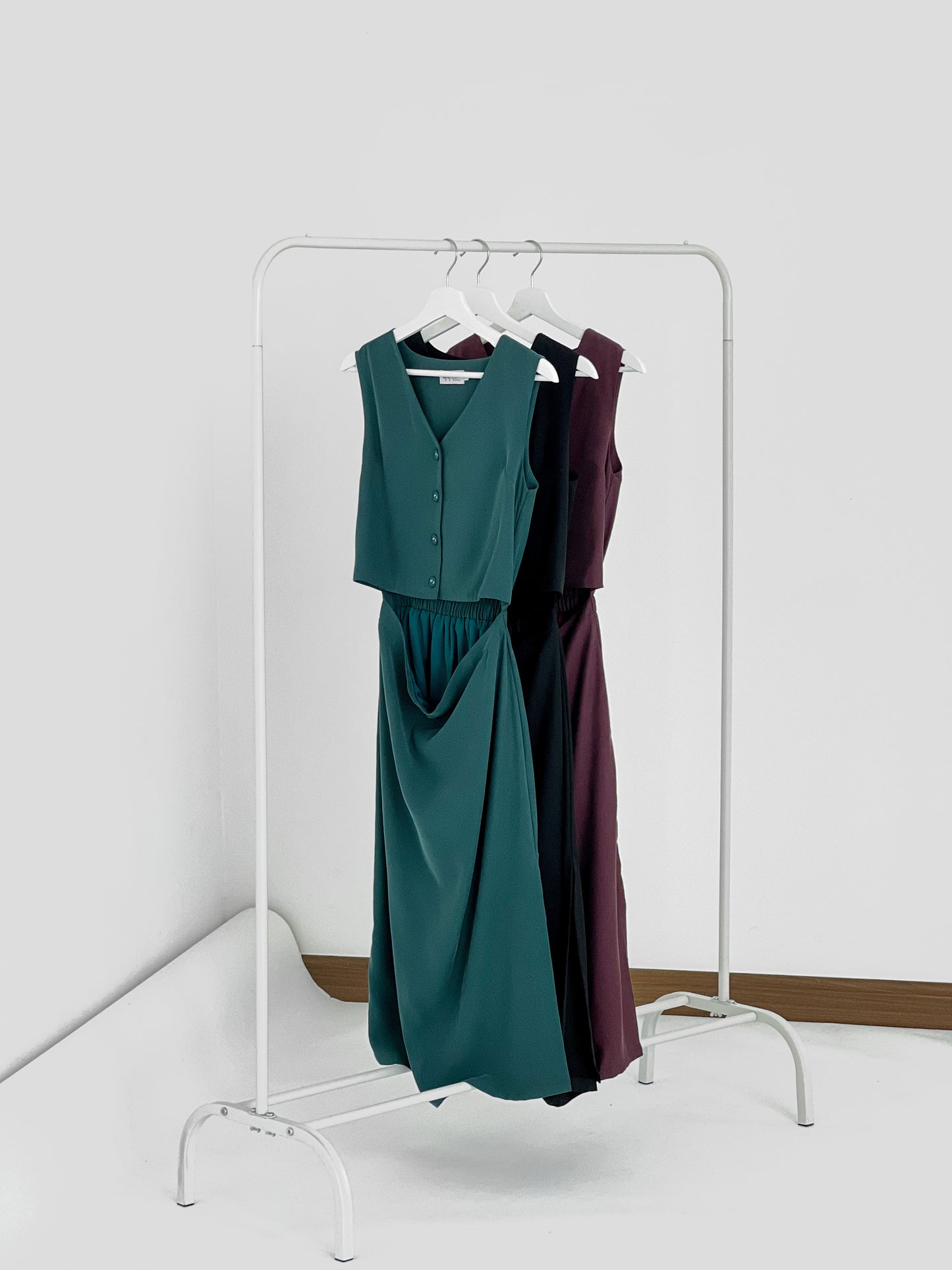 Olivia V-Neck Open Slit Dress - Black