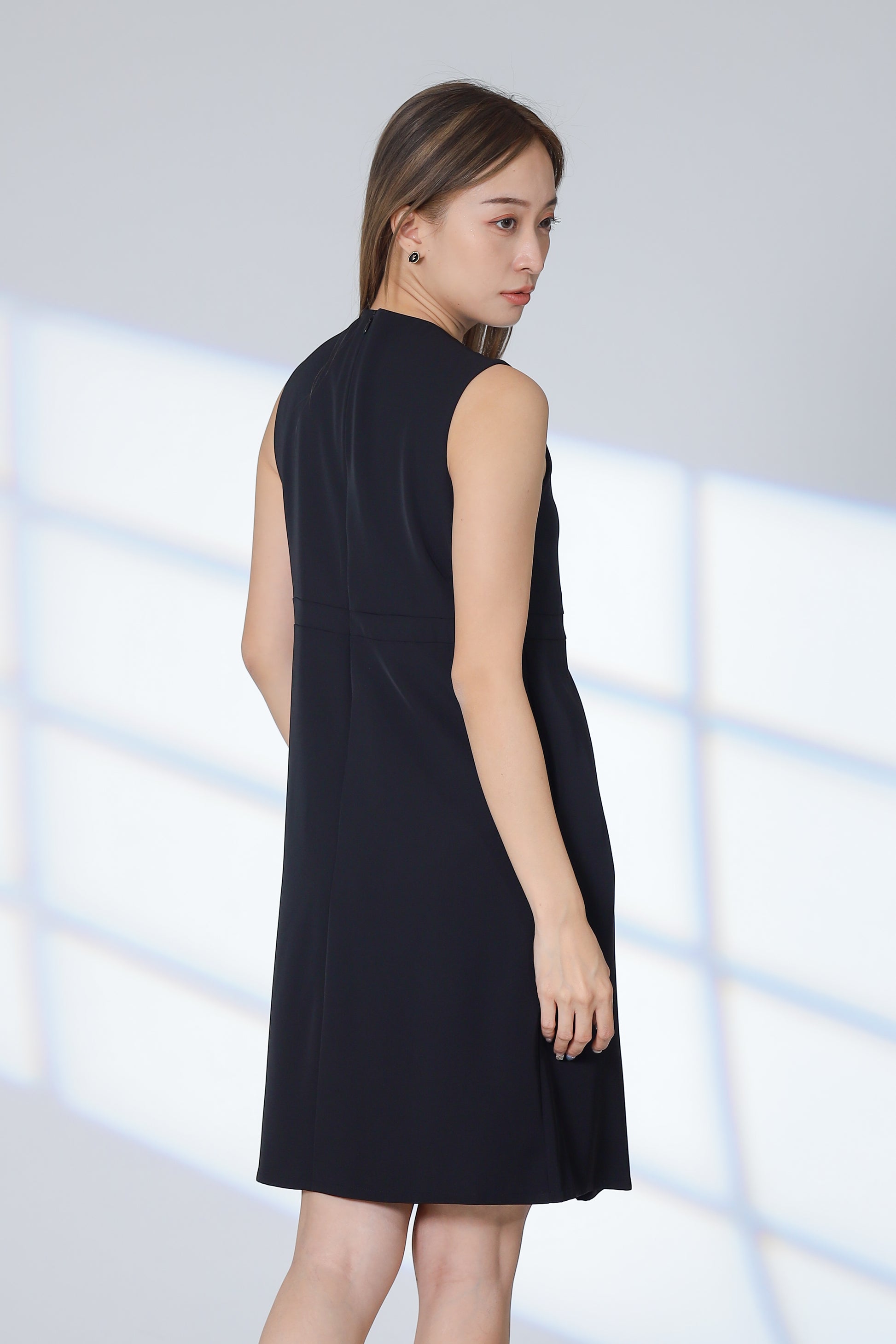 Roza Center Pleat Dress - Black