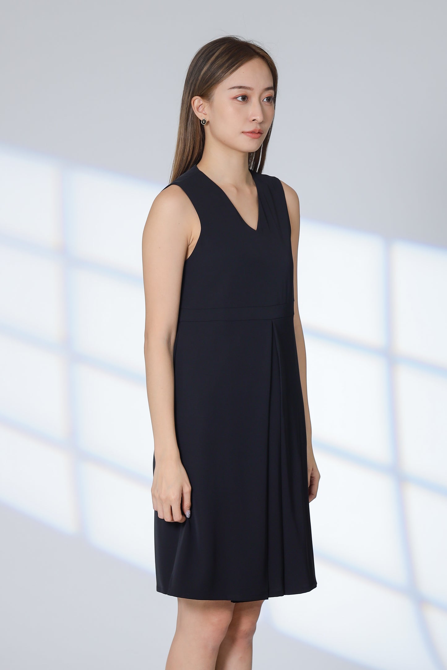 Roza Center Pleat Dress - Black