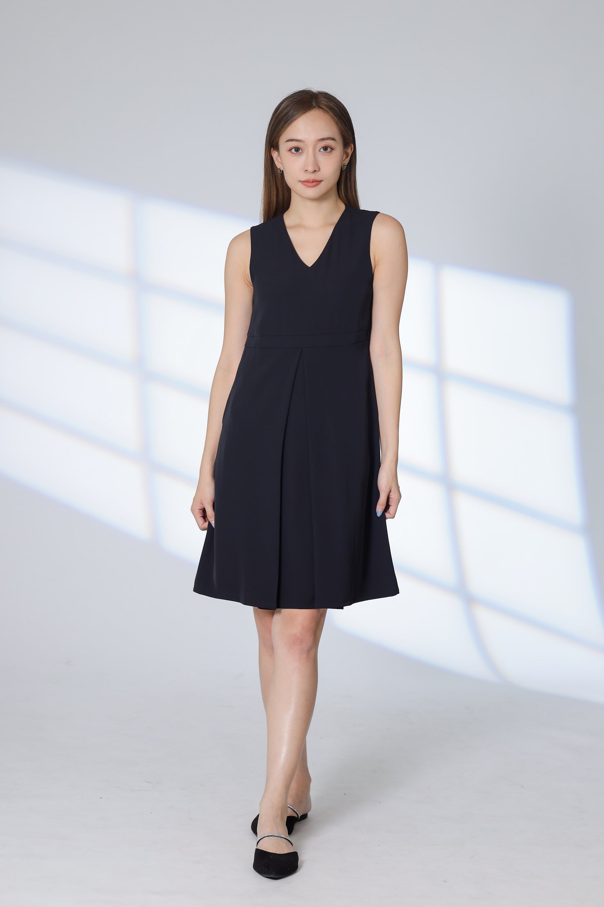 Roza Center Pleat Dress - Black
