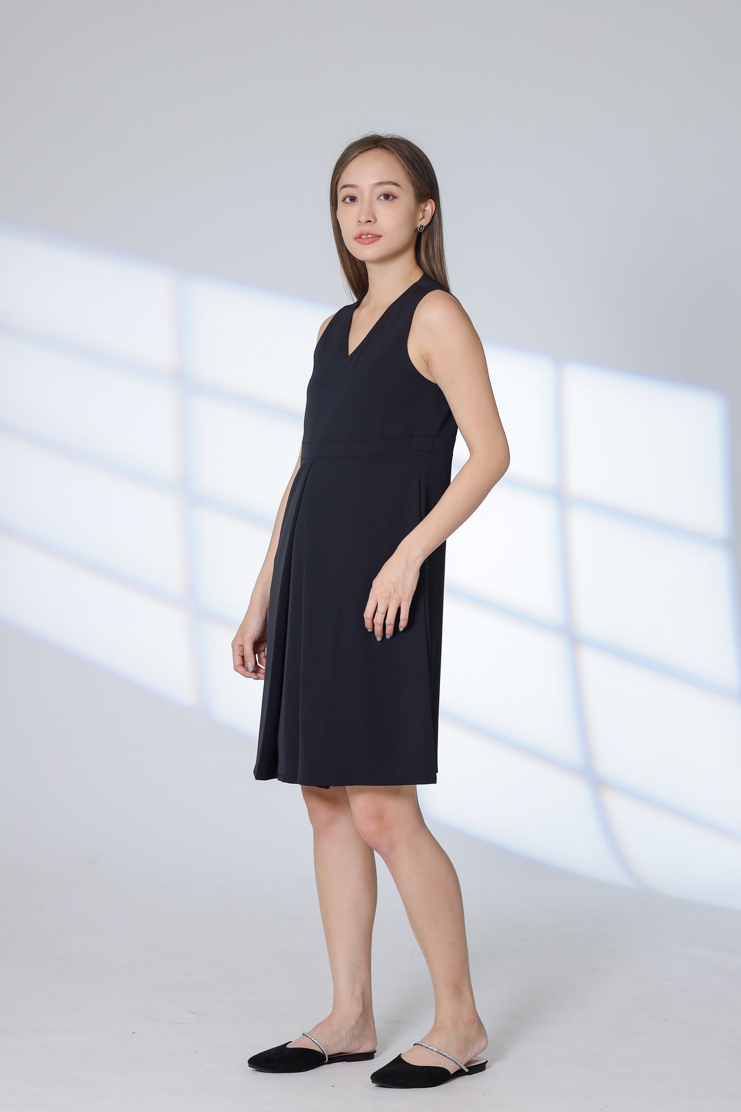 Roza Center Pleat Dress - Black