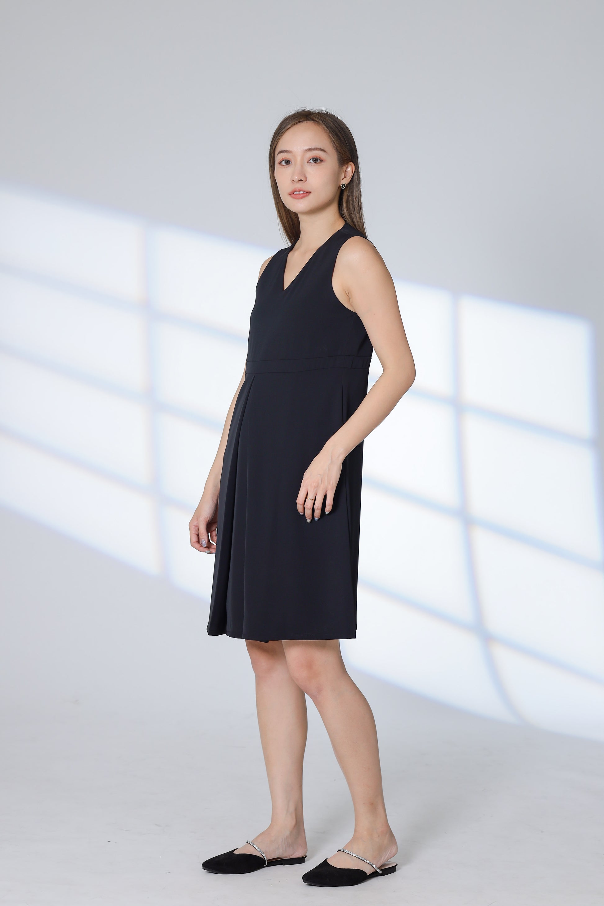 Roza Center Pleat Dress - Black