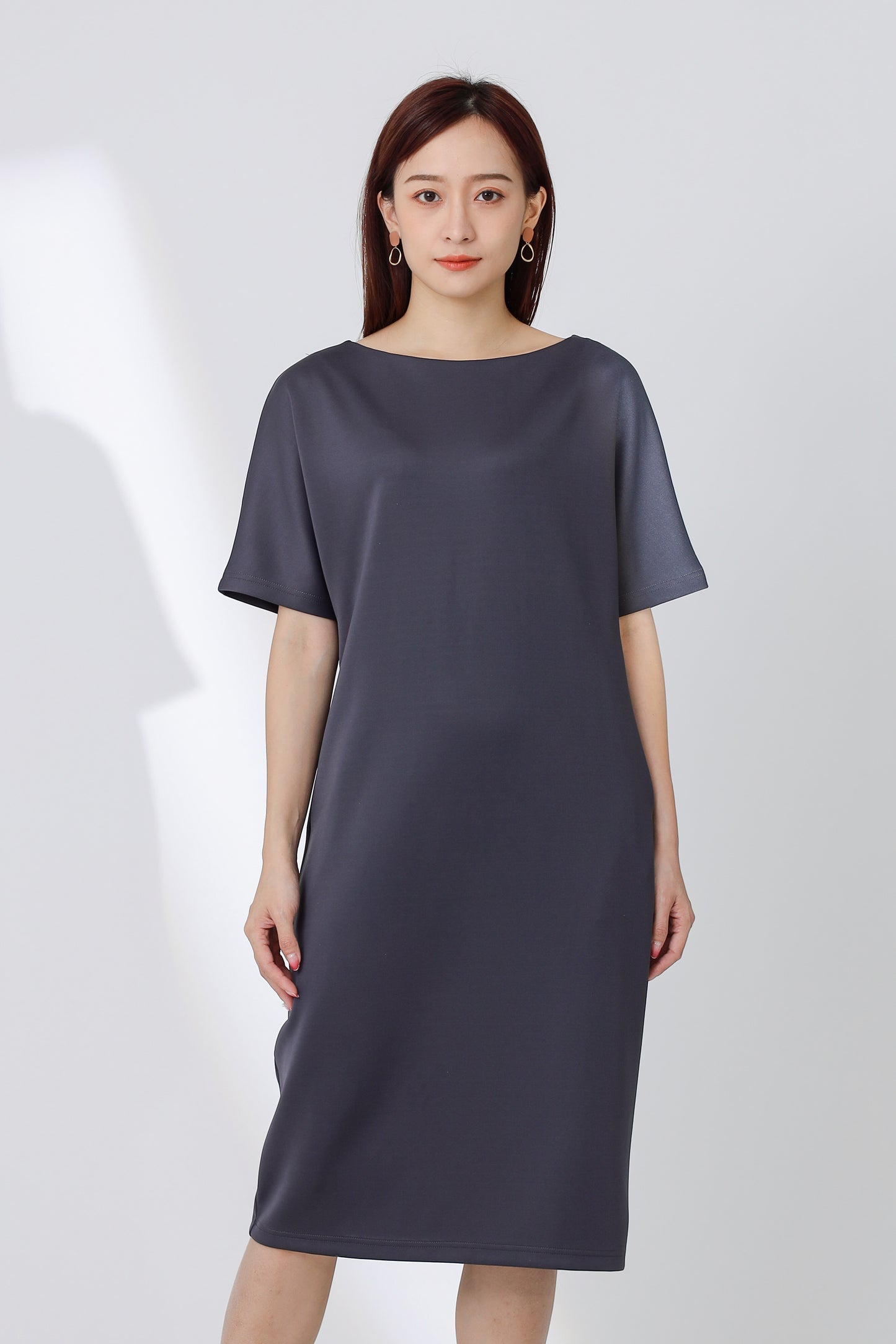 Sarrah Scuba Drape Short Sleeve Dress - Dark Grey