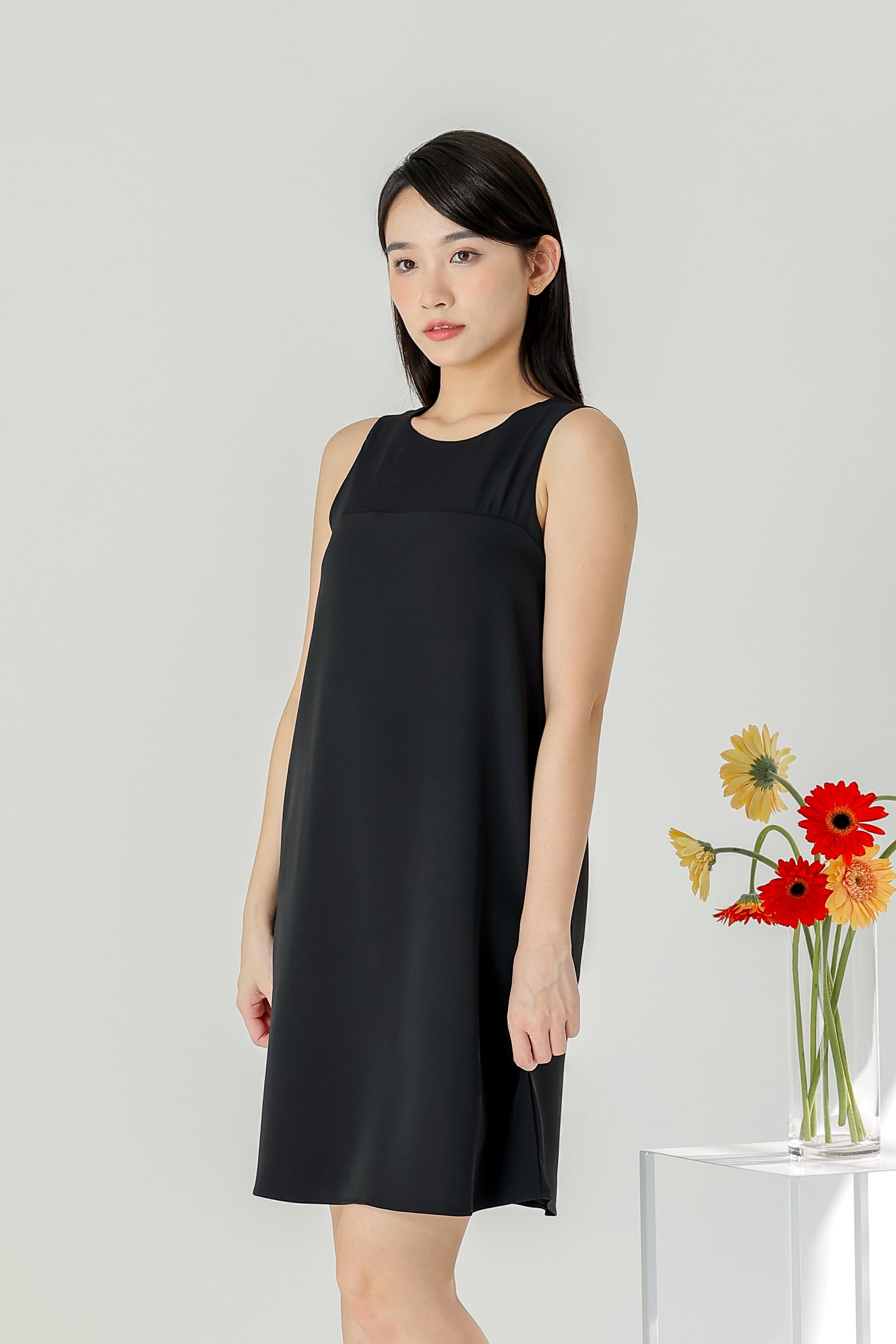 Savannah Classic Shift Dress - Black