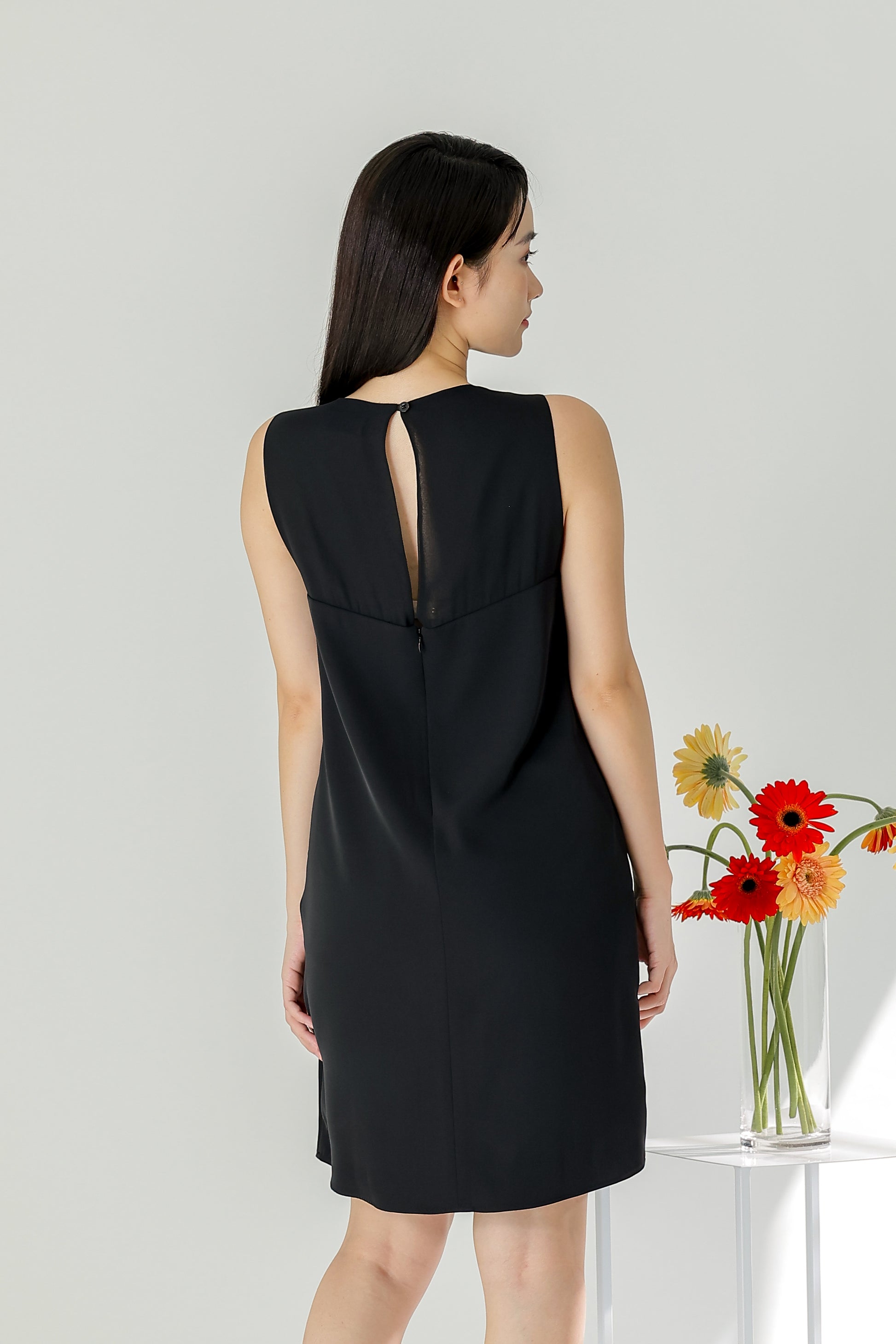 Savannah Classic Shift Dress - Black