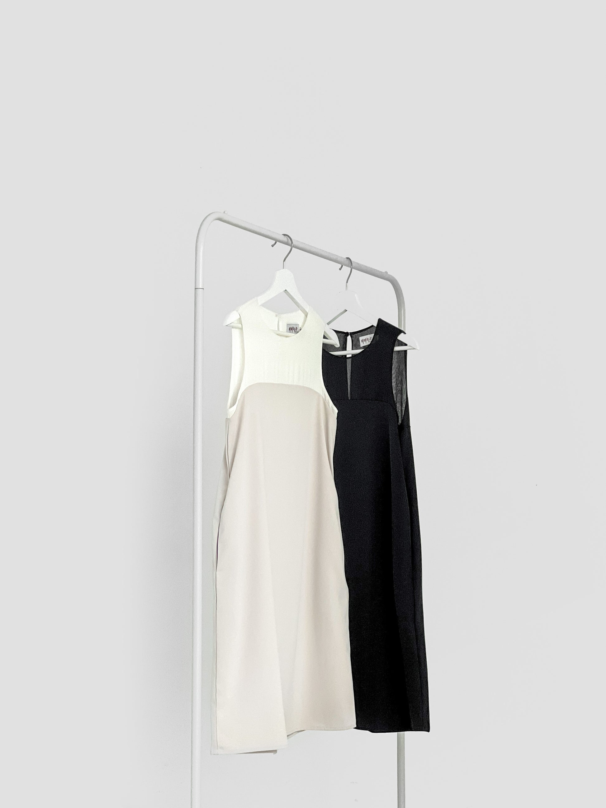 Savannah Classic Shift Dress - Black