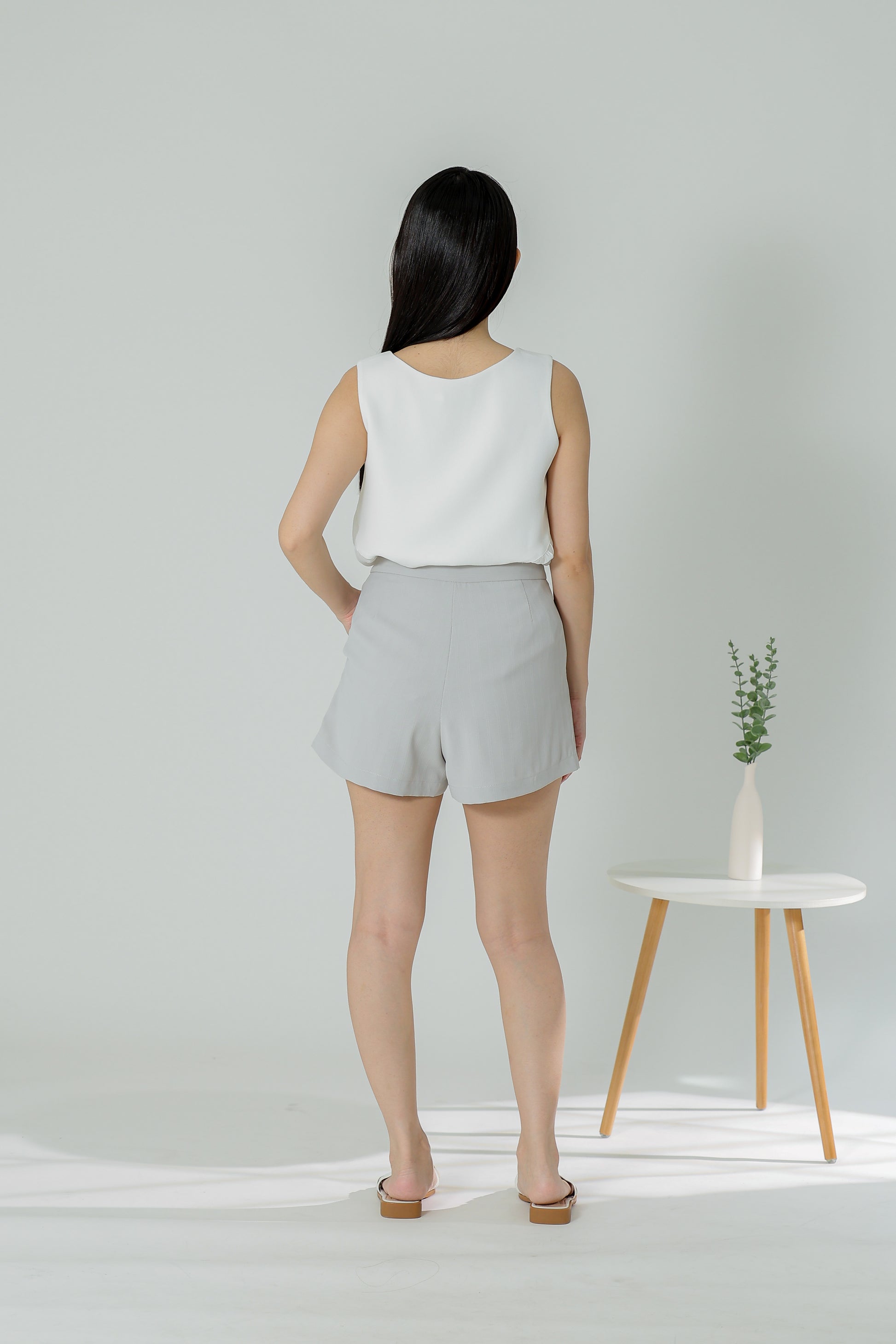 Wynna Classic Shorts - Light Grey