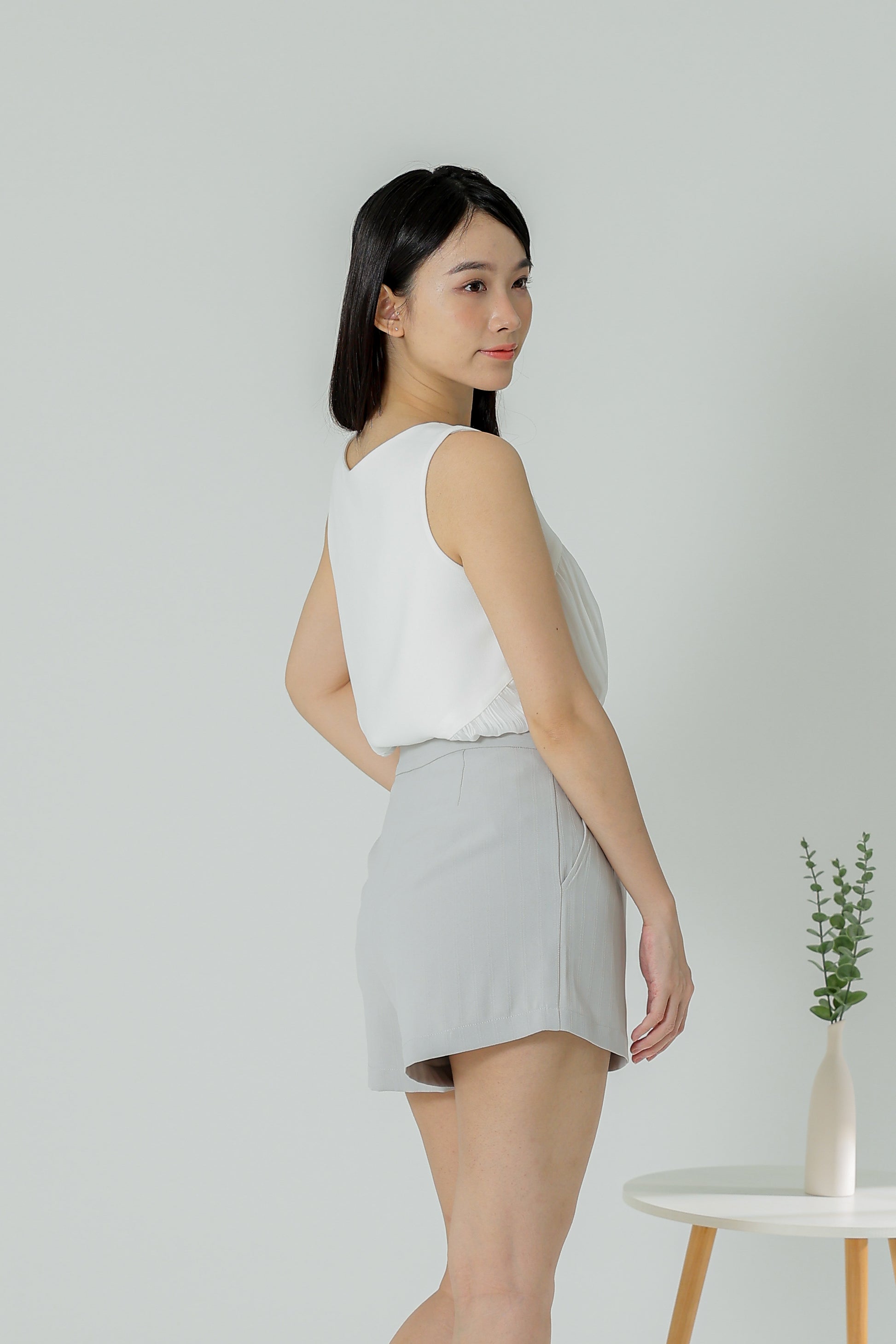 Wynna Classic Shorts - Light Grey